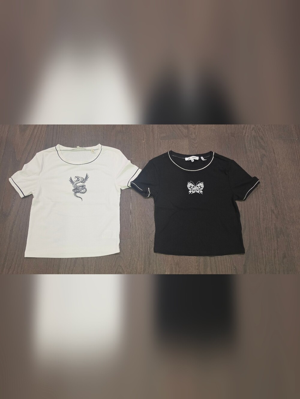 Black Short-Sleeve Tee with White Butterfly Detail - Kids